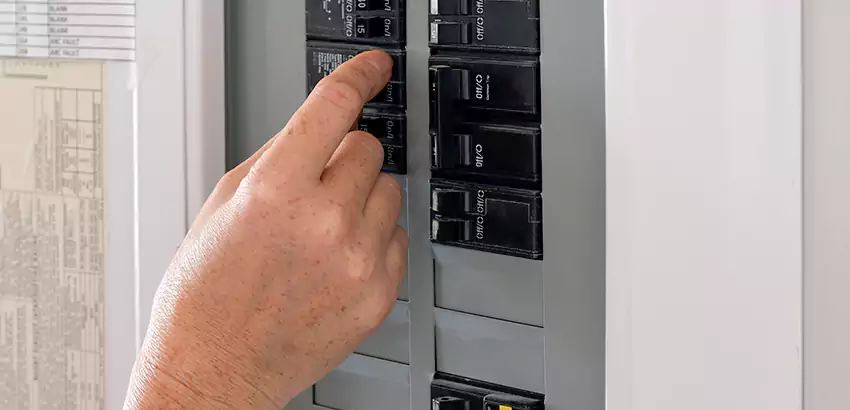 Meter-Mounted Transfer Switch Installation in Lakeland