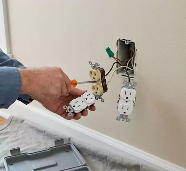 Professional Outlet Replacement: Your Local Swap-Out Team in Lakeland, FL
